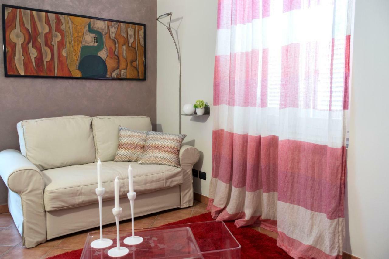 La Finestra Sul Borgo Apartment Alba  Exterior photo