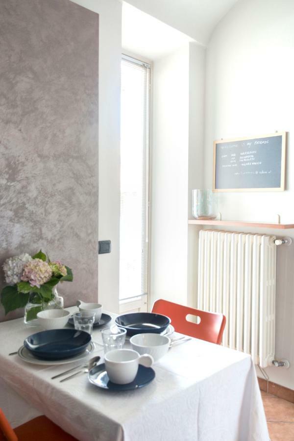 La Finestra Sul Borgo Apartment Alba  Exterior photo
